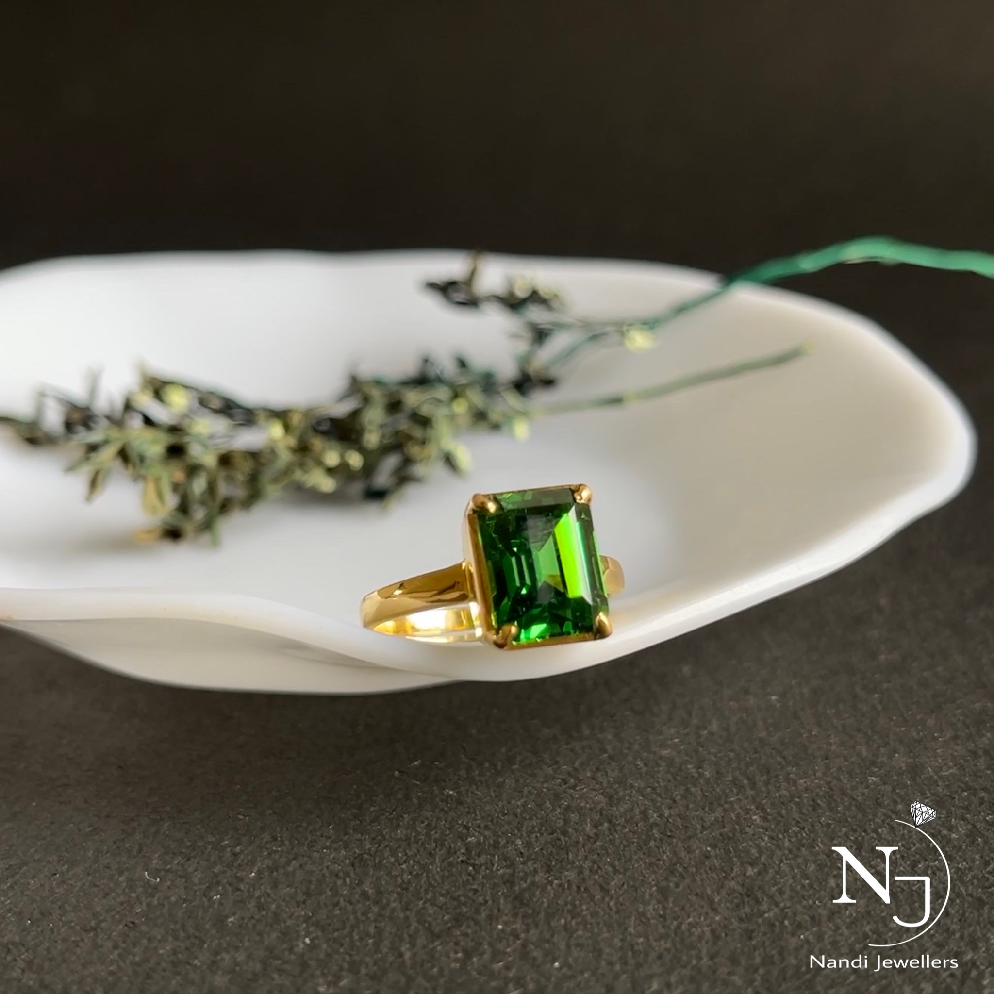 Tsavorite ENGAGEMENT RING, Tsavorite Ring, Green Garnet Ring, Tsavorite  Garnet, Green Stone Ring, Engagement Gift, Unique Ring for Her. - Etsy